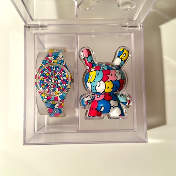 Kidrobot®️ for Swatch®️: Love Song Watch & Dunny figure (2011, GE232) - Picture 3 of 5